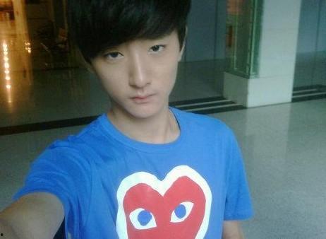 帅哥上半身生活照,捕捉帅哥上半身魅力瞬间